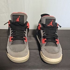 Jordan Kids Shoes in Gray and Red
